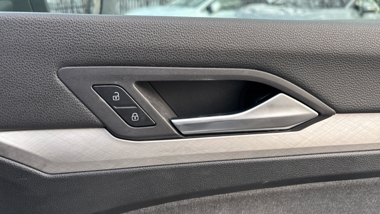 Volkswagen Golf 2.0 TDI Life 5dr DSG Diesel Hatchback